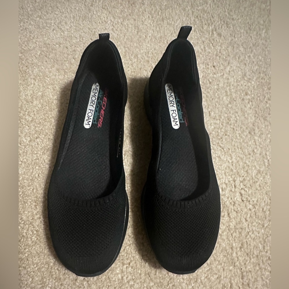 Women’s shoe, size 10, sketchers, comfort